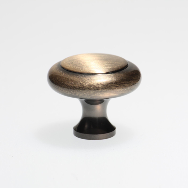 Solid Brass Knob 671