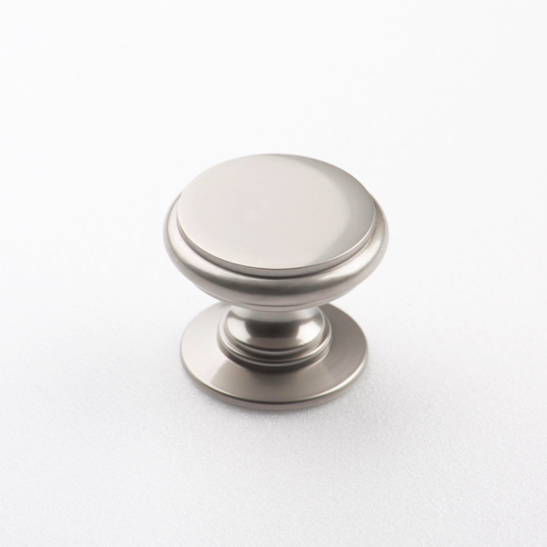 Solid brass knob 824